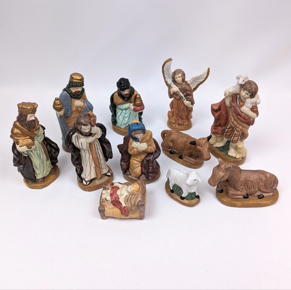 Vintage Nativity Set Painted Ceramic Figurines 11 Pieces Retro Christmas Decor - Picture 1 of 13
